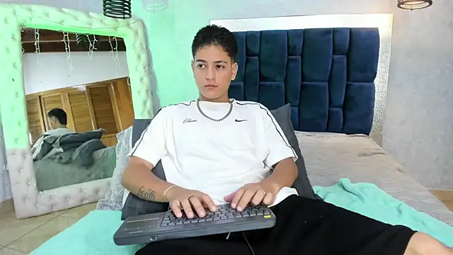 Levy Steve online show from 21, 11, 2025