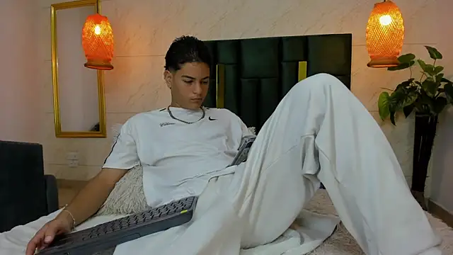 Levy Steve online show from 12, 10, 2025