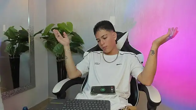 Levy Steve online show from 24, 11, 2025