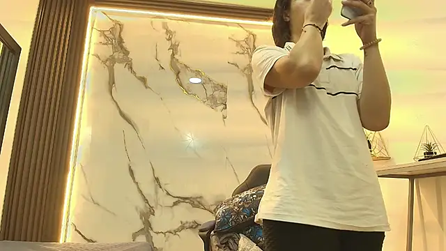 Lindsey8 online show from 11, 2, 2026