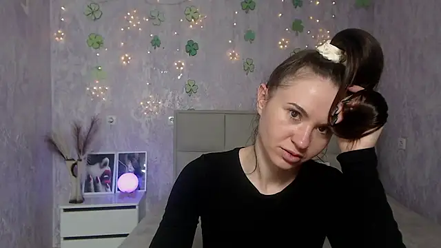 Snapshot of KaraCriegs chatting on 23, 3, 2025 KaraCriegs online show from 23, 3, 2025