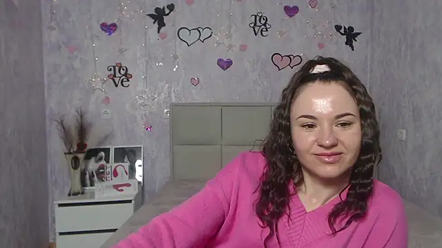 Snapshot of KaraCriegs chatting on 2, 3, 2025 KaraCriegs online show from 2, 3, 2025