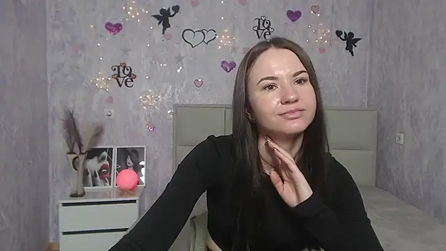 Snapshot of KaraCriegs chatting on 8, 3, 2025 KaraCriegs online show from 8, 3, 2025
