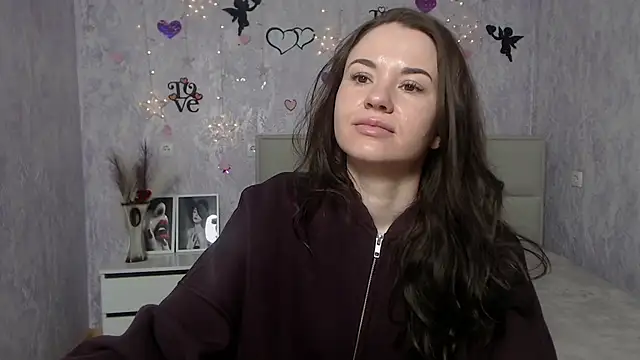 Snapshot of KaraCriegs chatting on 27, 2, 2025 KaraCriegs online show from 27, 2, 2025