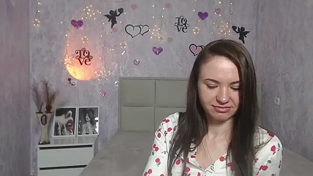 Snapshot of KaraCriegs chatting on 7, 3, 2025 KaraCriegs online show from 7, 3, 2025