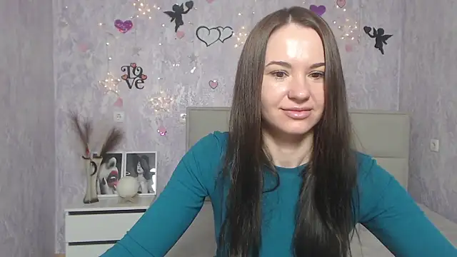 Snapshot of KaraCriegs chatting on 9, 3, 2025 KaraCriegs online show from 9, 3, 2025