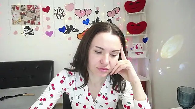 Snapshot of KaraCriegs chatting on 27, 2, 2025 KaraCriegs online show from 27, 2, 2025