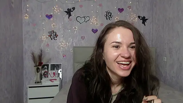 Snapshot of KaraCriegs chatting on 28, 2, 2025 KaraCriegs online show from 28, 2, 2025