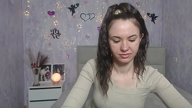 Snapshot of KaraCriegs chatting on 13, 3, 2025 KaraCriegs online show from 13, 3, 2025