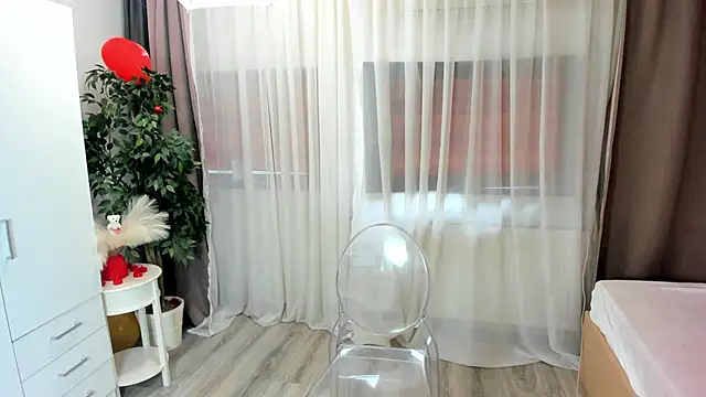Snapshot of OliviaRimes chatting on 28, 2, 2025 OliviaRimes online show from 28, 2, 2025