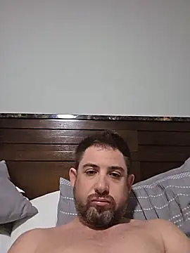 Snapshot of caliguy37 chatting on 27, 6, 2026 caliguy37 online show from 27, 6, 2026