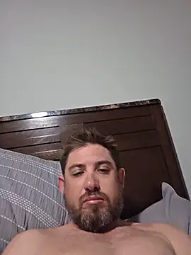 Snapshot of caliguy37 chatting on 26, 5, 2026 caliguy37 online show from 26, 5, 2026