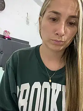 Snapshot of Iris_love18 chatting on 12, 3, 2025 Iris love18 online show from 12, 3, 2025