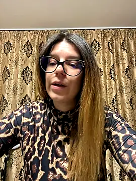 NadiraNoor online show from 21, 9, 2025