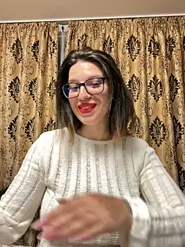 NadiraNoor online show from 28, 4, 2026