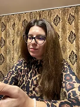 NadiraNoor online show from 2, 3, 2025