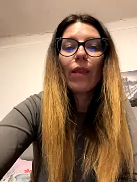 NadiraNoor online show from 11, 10, 2025