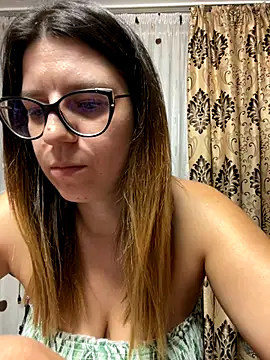 NadiraNoor online show from 25, 10, 2025