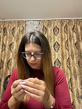 NadiraNoor online show from 11, 9, 2025