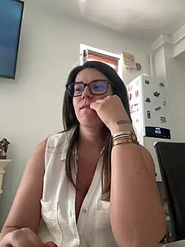 Snapshot of NadiraNoor chatting on 1, 6, 2026 NadiraNoor online show from 1, 6, 2026