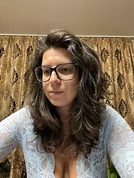 Snapshot of NadiraNoor chatting on 5, 7, 2026 NadiraNoor online show from 5, 7, 2026