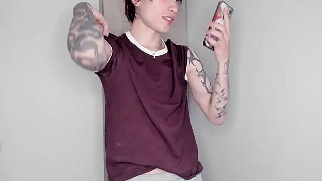 Snapshot of liamelf chatting on 13, 1, 2026 liamelf online show from 13, 1, 2026