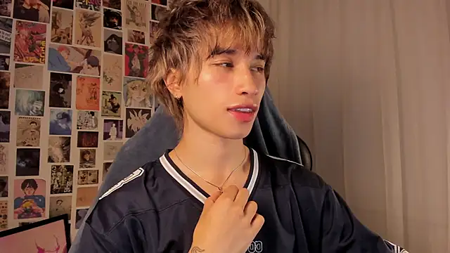 Snapshot of liamelf chatting on 3, 6, 2026 liamelf online show from 3, 6, 2026