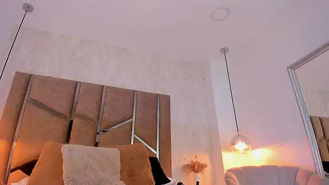 Martinaa Jones  online show from 9, 1, 2026