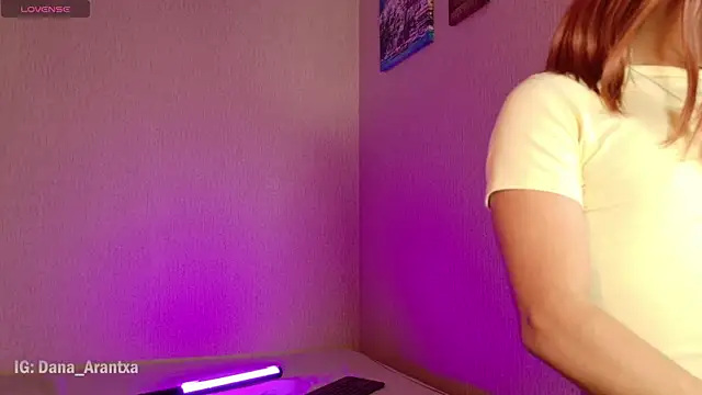 Snapshot of DanArant chatting on 5, 11, 2025 DanArant online show from 5, 11, 2025