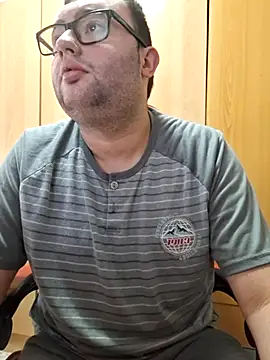 Snapshot of Javier_bear chatting on 9, 11, 2025 Javier bear online show from 9, 11, 2025