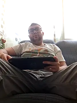 Javier bear online show from 28, 4, 2026