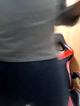 Snapshot of Javier_bear chatting on 7, 11, 2025 Javier bear online show from 7, 11, 2025