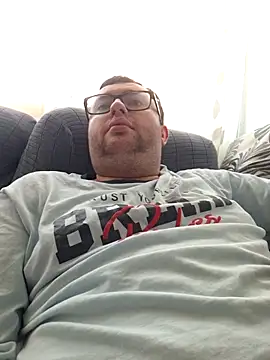 Javier bear online show from 25, 3, 2026