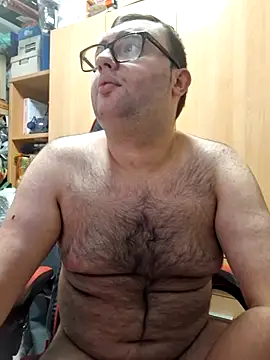 Snapshot of Javier_bear chatting on 5, 11, 2025 Javier bear online show from 5, 11, 2025