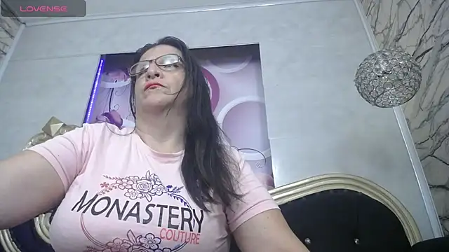 Snapshot of karito_mature17 chatting on 15, 6, 2026 karito mature17 online show from 15, 6, 2026