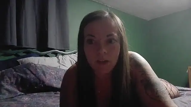 Glitt3rqueen341 online show from 3, 10, 2025