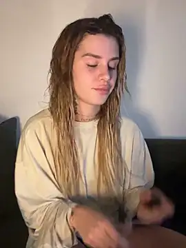 EmiliaCatalina online show from 10, 2, 2026