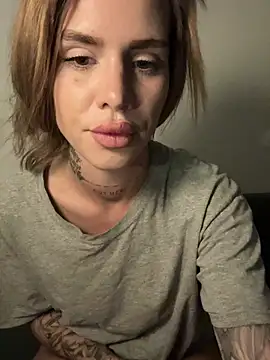 EmiliaCatalina online show from 8, 3, 2026