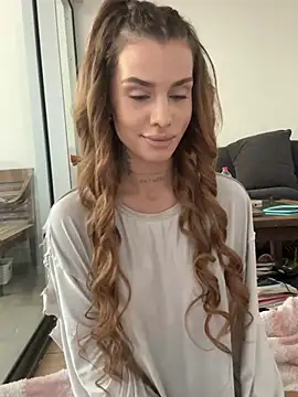 Snapshot of EmiliaCatalina chatting on 25, 7, 2026 EmiliaCatalina online show from 25, 7, 2026