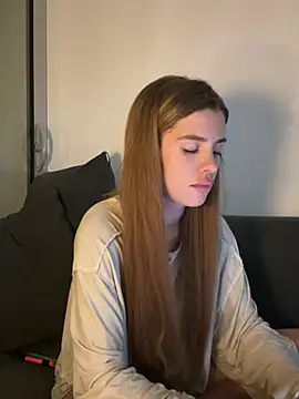 EmiliaCatalina online show from 19, 3, 2026