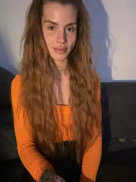 Snapshot of EmiliaCatalina chatting on 28, 7, 2026 EmiliaCatalina online show from 28, 7, 2026