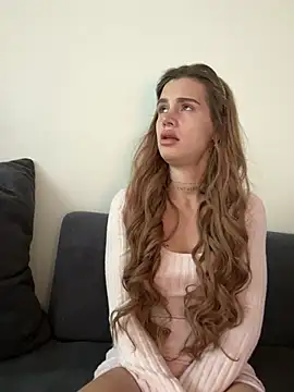 EmiliaCatalina online show from 7, 3, 2026