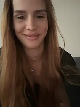 Snapshot of EmiliaCatalina chatting on 25, 6, 2026 EmiliaCatalina online show from 25, 6, 2026