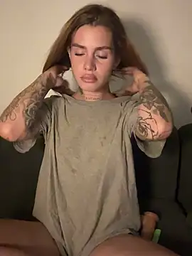 EmiliaCatalina online show from 19, 3, 2026