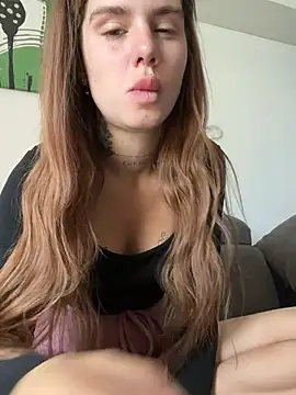 EmiliaCatalina online show from 21, 3, 2025