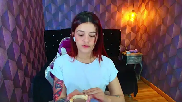 LiaHarryis online show from 6, 11, 2025