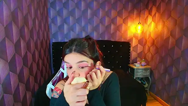 LiaHarryis online show from 24, 11, 2025