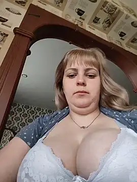 Lady nice cat online show from 1, 6, 2026