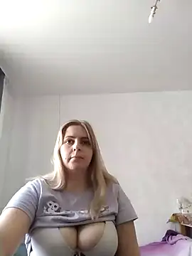 Lady nice cat online show from 1, 3, 2025