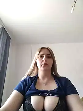 Lady nice cat online show from 8, 3, 2025